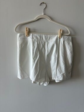 SHEIN White High Waist Women’s Shorts